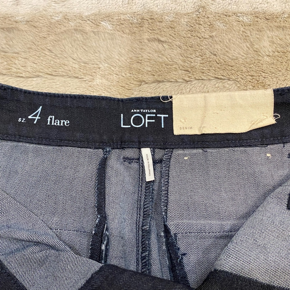 NWT Ann Taylor LOFT Flare Dark Wash Jeans Size 4 - Picture 9 of 13